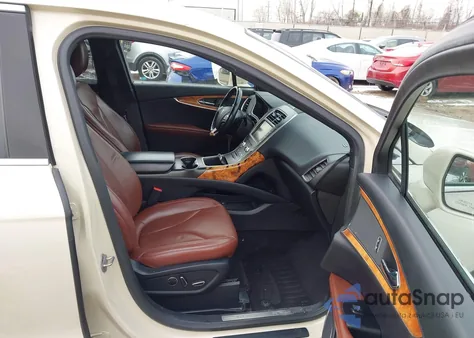 2016 Lincoln Mkx Reserve z USA, uszkodzony, nr VIN 2LMTJ8LR3GBL29884